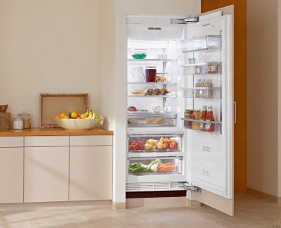 Sub-Zero integrated refrigerator